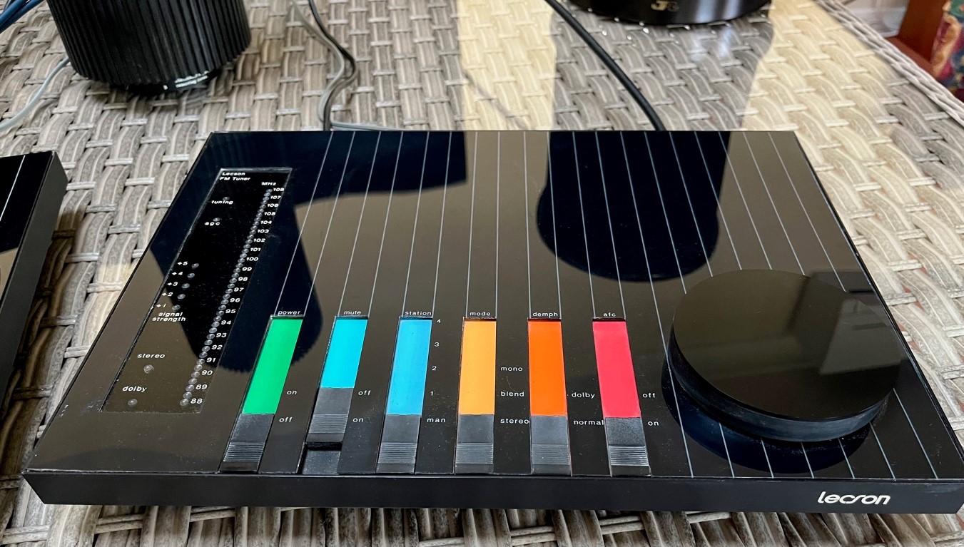 [Linked Image from Meridian-audio.info]